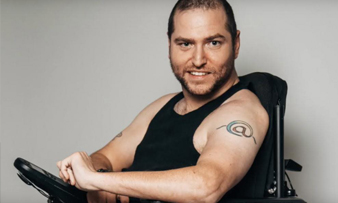 Photo of Andrew Gurza